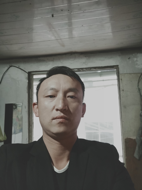 放弃爱你的第一张照片--贵阳蓝颜知己交友网